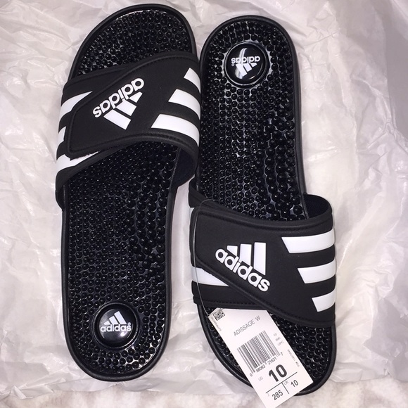 le adidas adissage blkblkrunwht diapositive donne sz 10 poshmark le adidas adissage blkblkrunwht diapositive donne sz 10 poshmark